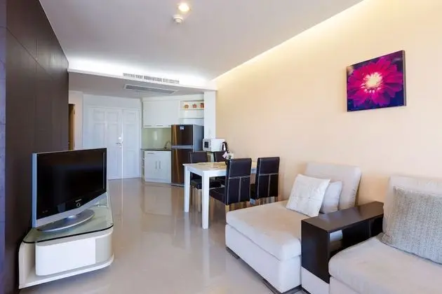 2 Bedroom Apartment with Sea View (No WiFi in room)