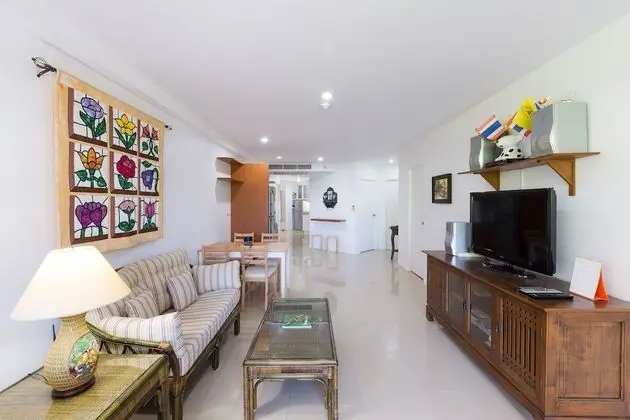3 Bedroom Apartment next to Swimming Pool (Free WIFI in room)