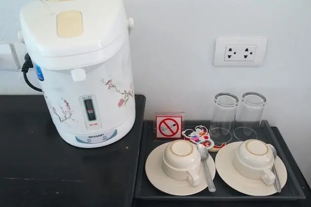 Deluxe Tek Büyük Yataklı Oda, Havuz Manzaralı