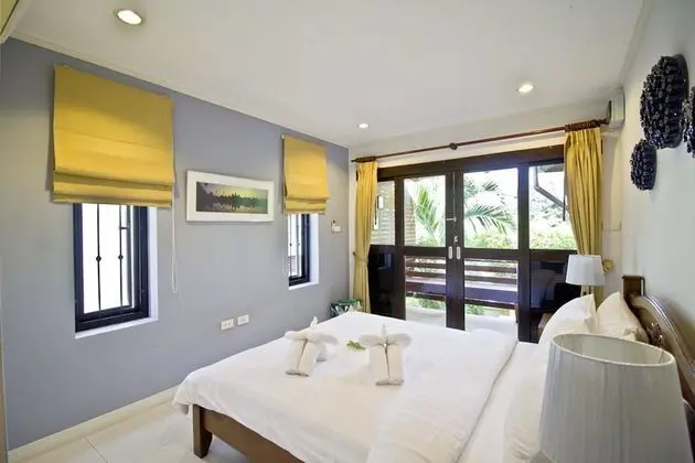 4-Bedroom Villa with Sea View