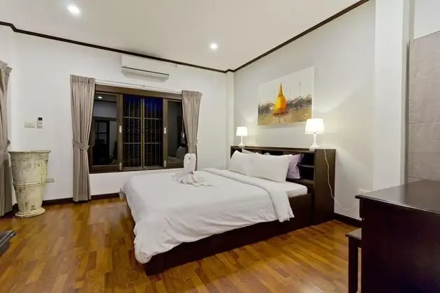 4-Bedroom Villa with Sea View