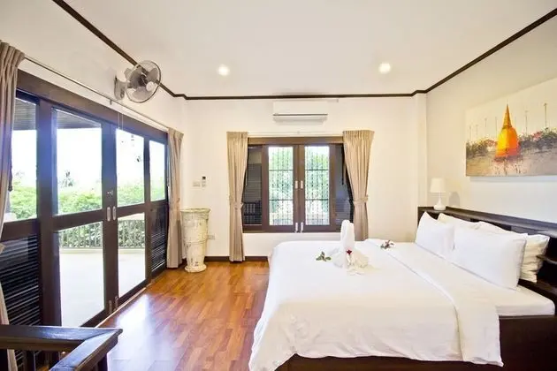 4-Bedroom Villa with Sea View