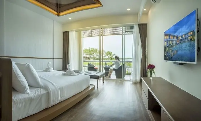 Deluxe Grand
