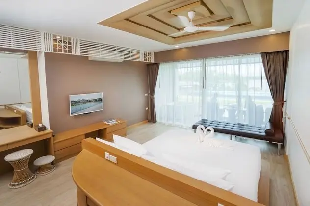 Deluxe Grand