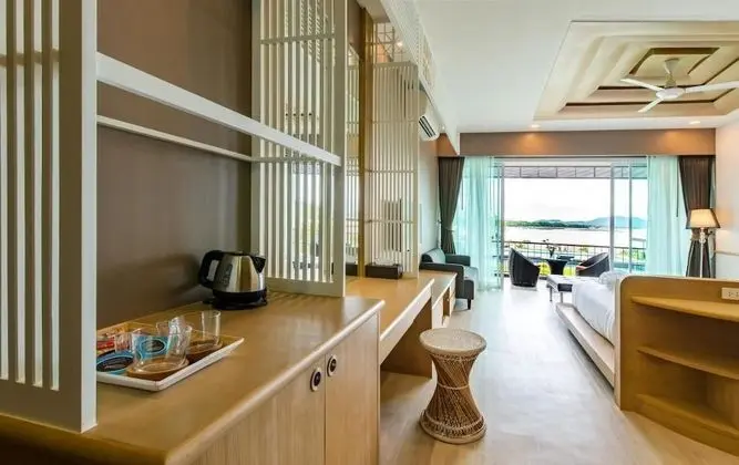 Deluxe Seaview