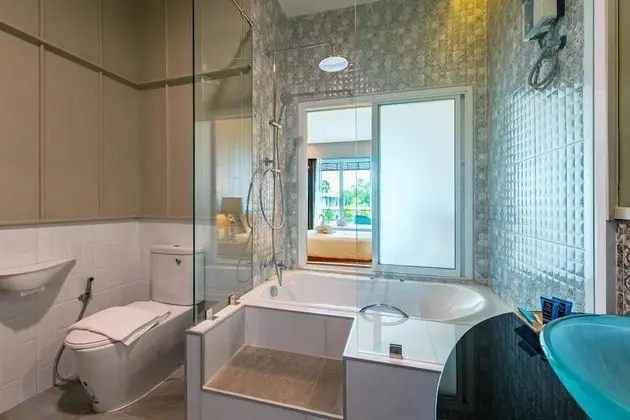 Deluxe Seaview