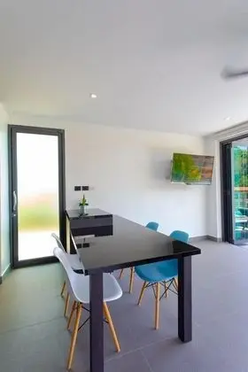 3 Bedrooms Villa 12/19