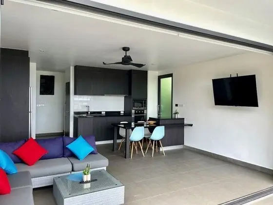 3 Bedrooms Villa 12/19