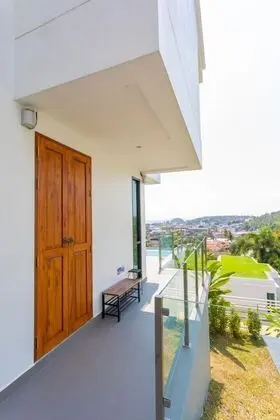 3 Bedrooms Villa 12/19