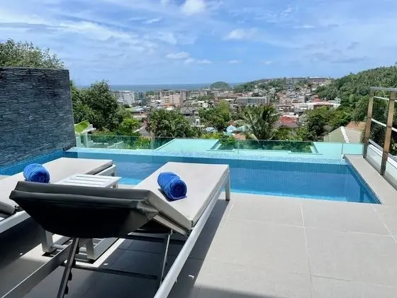 3 Bedrooms Villa 12/19