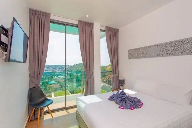 5 Bedrooms Villa 12/21