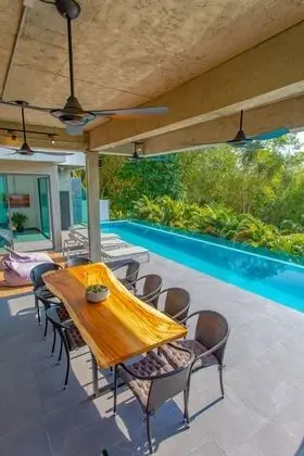 5 Bedrooms Villa 12/21