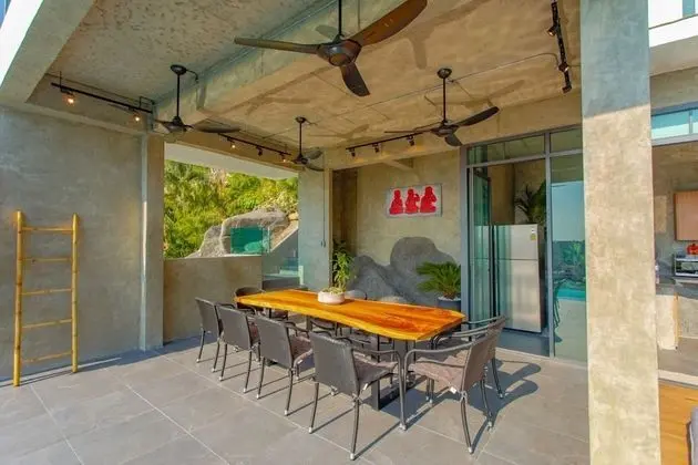5 Bedrooms Villa 12/21