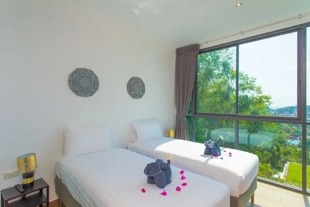 5 Bedrooms Villa 12/21