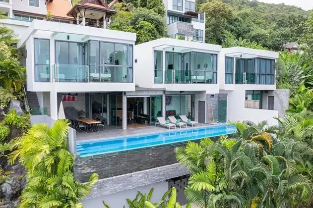 5 Bedrooms Villa 12/21