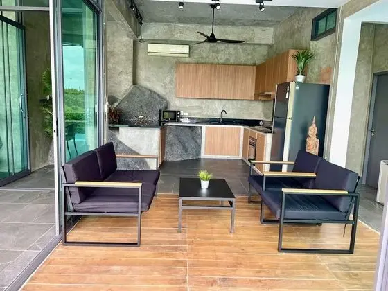 5 Bedrooms Villa 12/21