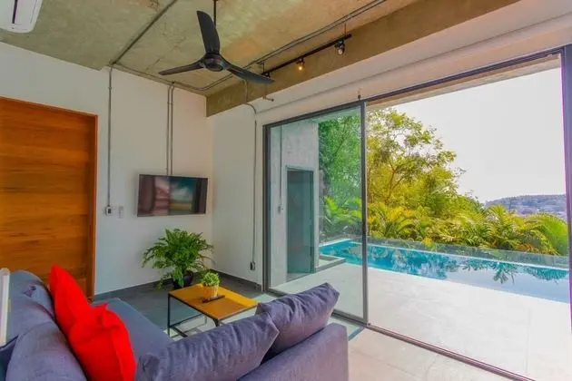 5 Bedrooms Villa 12/21