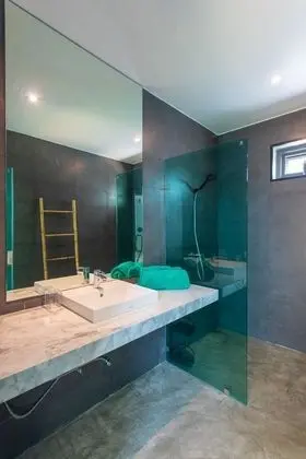 5 Bedrooms Villa 12/21