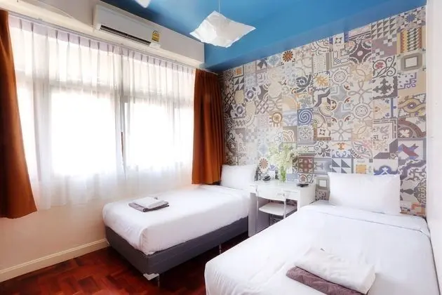 Economy Twin Beds with Private External Bathroom