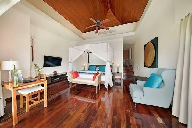 Luxury 5 Bedrooms Villa