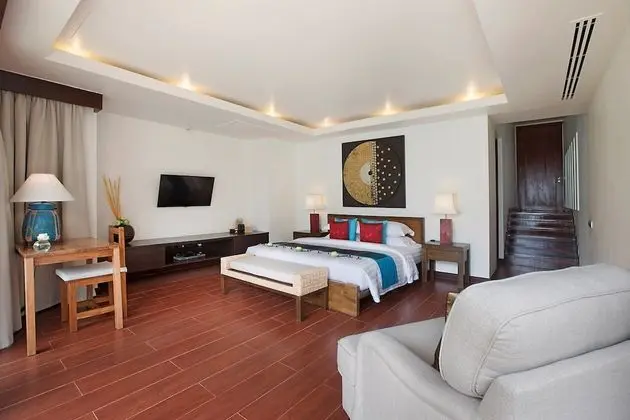 Luxury 5 Bedrooms Villa