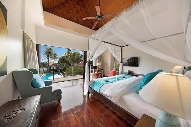 Luxury 5 Bedrooms Villa