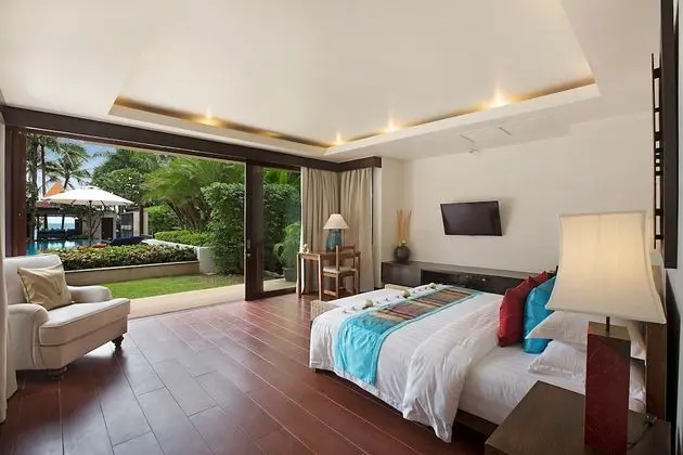 Luxury 5 Bedrooms Villa