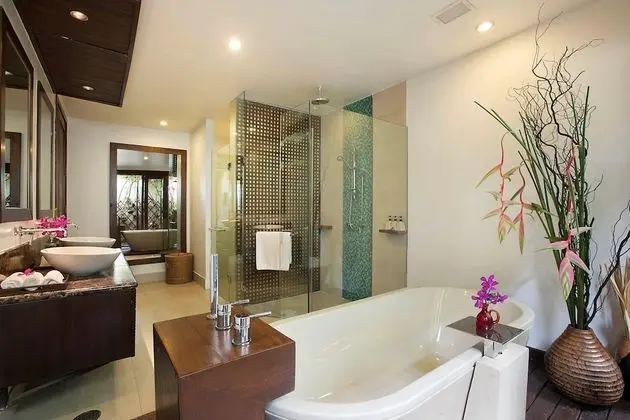 Luxury 5 Bedrooms Villa
