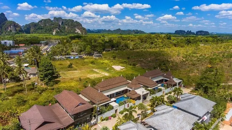 Deluxe Villa, 3 Yatak Odası, Havuz Manzaralı, Havuz Kenarı