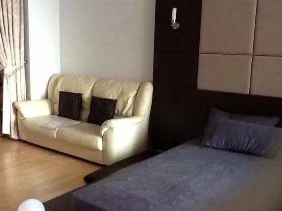 Apart Daire, Havuz Manzaralı