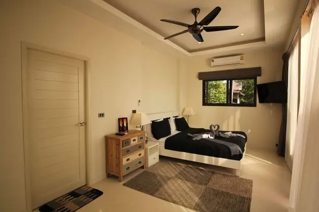 Villa 1 (Pool and Seaviews)