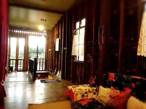 6-Bed Mixed Dormitory