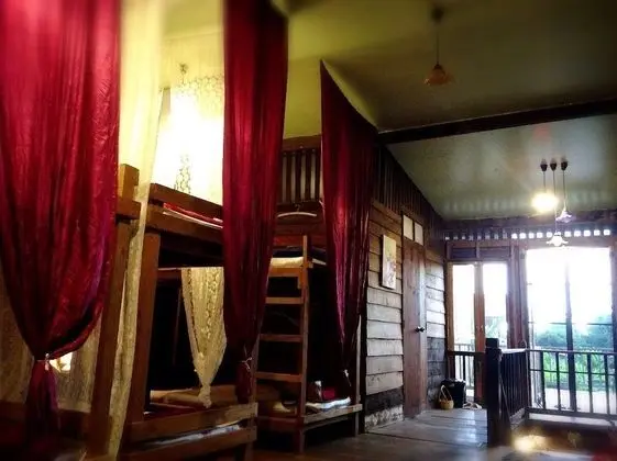 6-Bed Mixed Dormitory