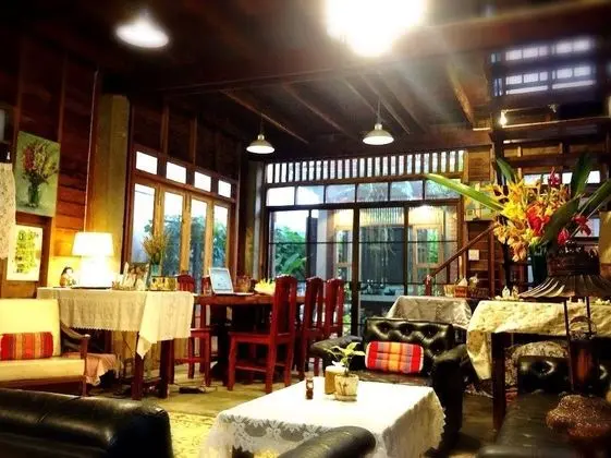 6-Bed Mixed Dormitory