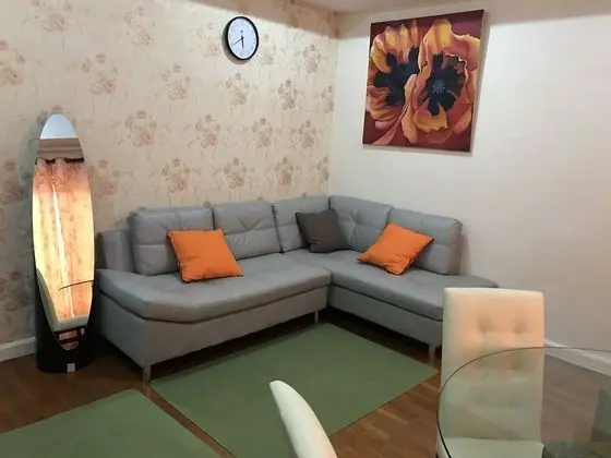 Basic Apart Daire, 2 Yatak Odası, Mutfak, Denize Bakan