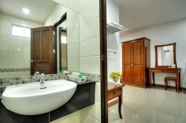 Deluxe Tek Büyük veya İki Ayrı Yataklı Oda, Bahçeli