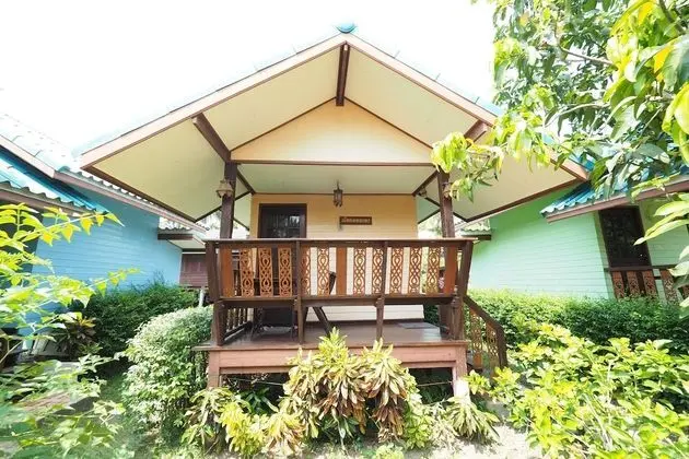 Bungalow with Garden View