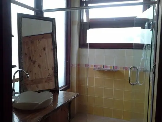 Deluxe Double (Private Bathroom)