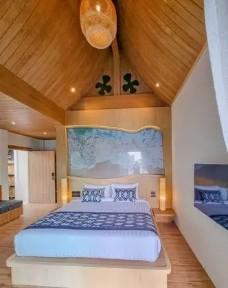 Junior Suite Pool Access