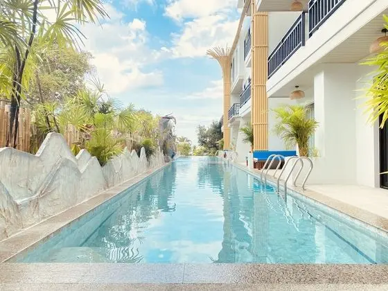 Junior Suite Pool Access