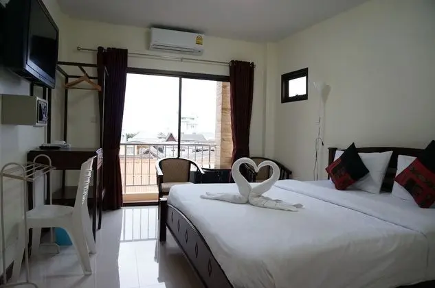 Deluxe Double Room with Partial Ocean View