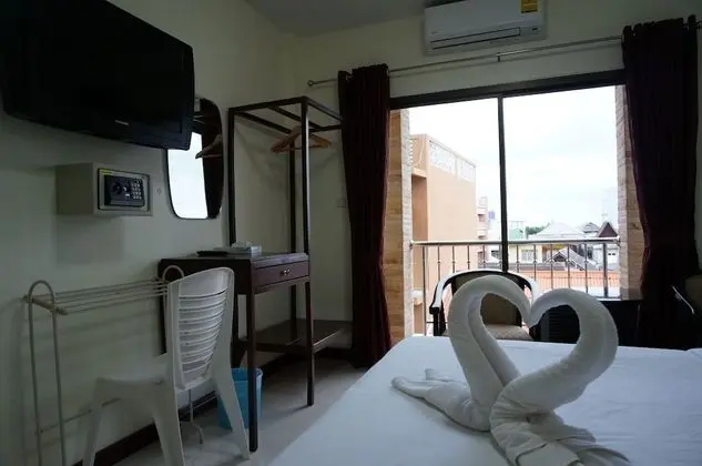Deluxe Double Room with Partial Ocean View
