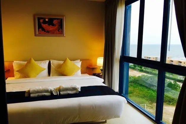 One Bedroom with Sea View