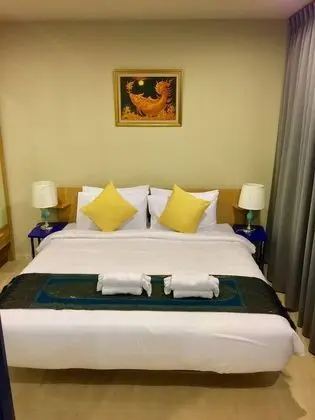 One Bedroom with Sea View