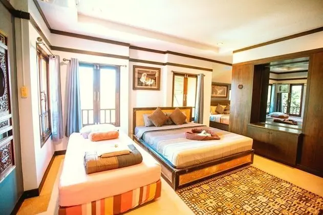 Deluxe Suite Sleep 6 Villa