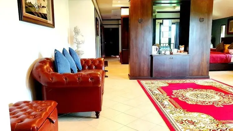 Deluxe Suite Sleep 6 Villa