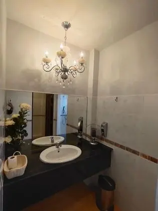 Deluxe Suite Sleep 6 Villa