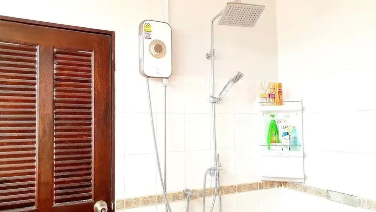 Deluxe Suite Sleep 6 Villa