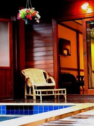 Deluxe pool access