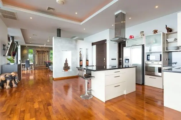 Villa (6 Bedrooms)